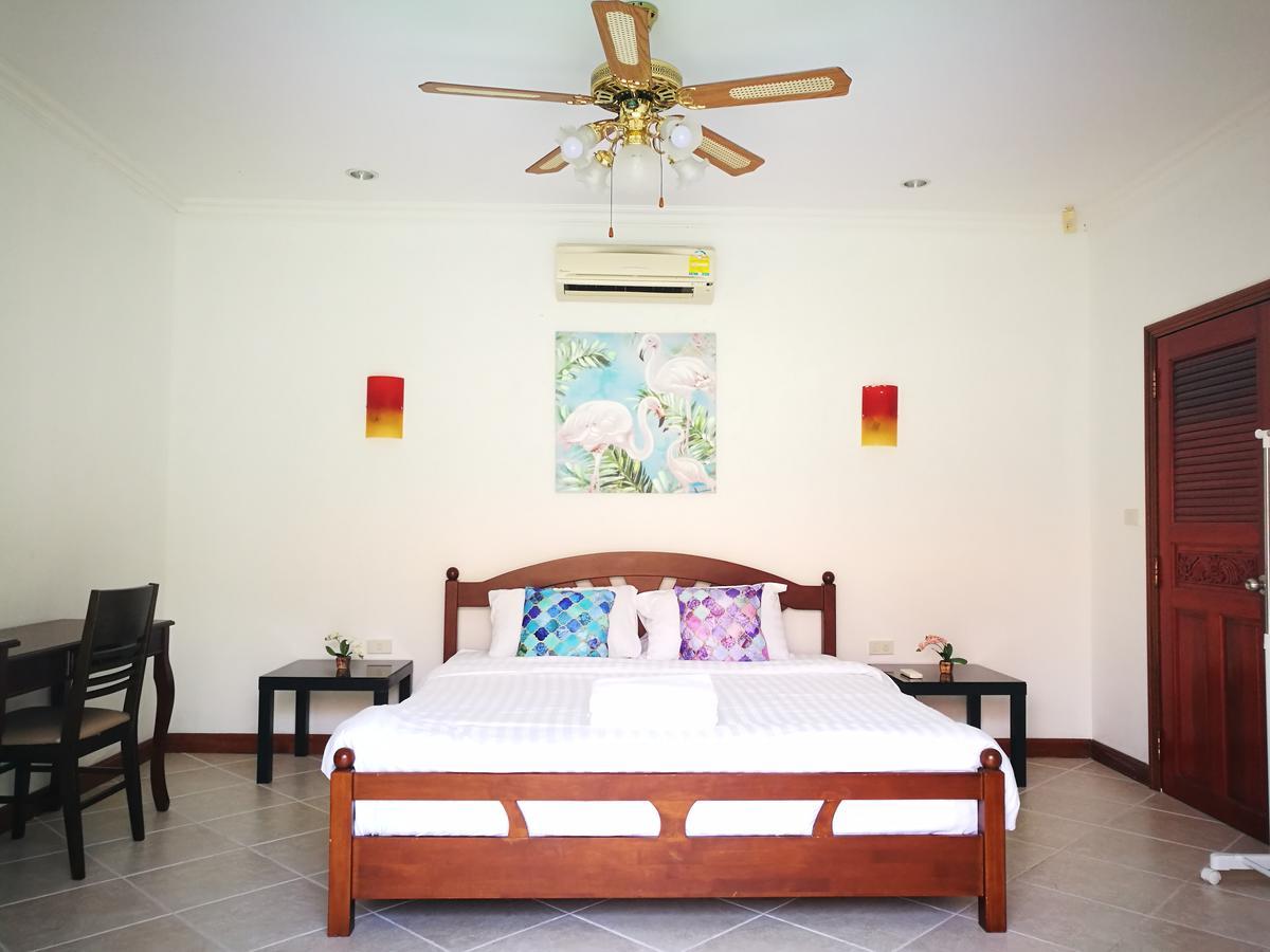 The Beach Pool Villa Pattaya Exterior photo